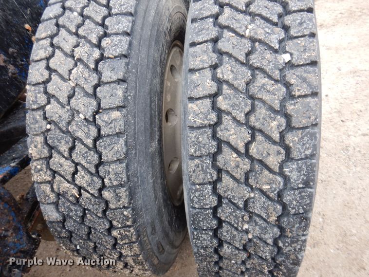 image for item MO9543 1993 Mack CH613  semi truck