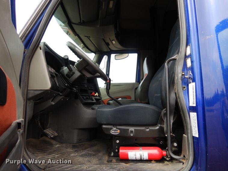 image for item MR9740 2012 International ProStar  semi truck