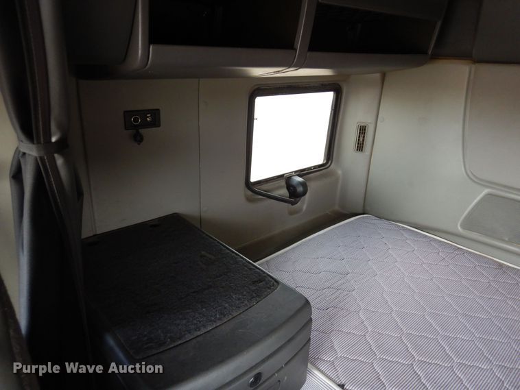 image for item MR9740 2012 International ProStar  semi truck