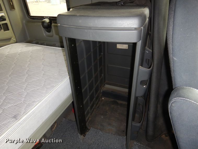 image for item MR9740 2012 International ProStar  semi truck