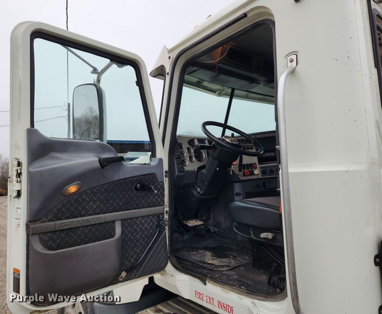 image for item MW9554 2009 Mack GU713  semi truck