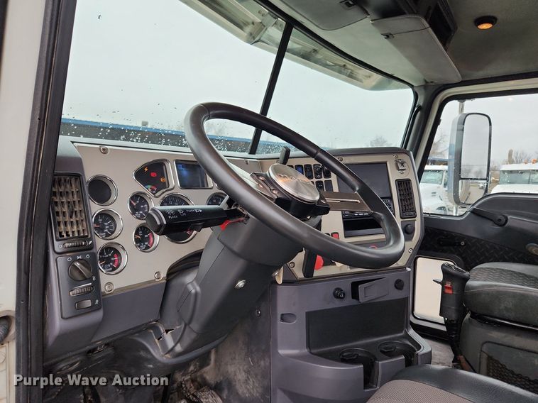 image for item MW9554 2009 Mack GU713  semi truck