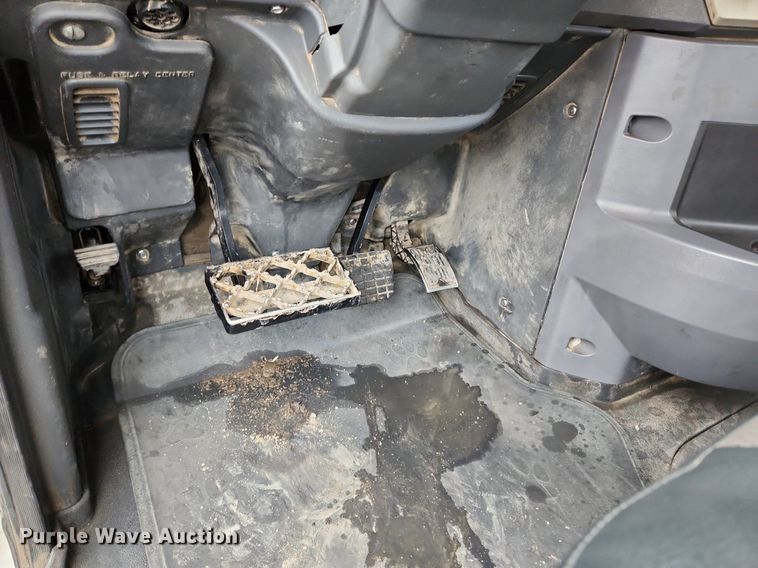 image for item MW9554 2009 Mack GU713  semi truck