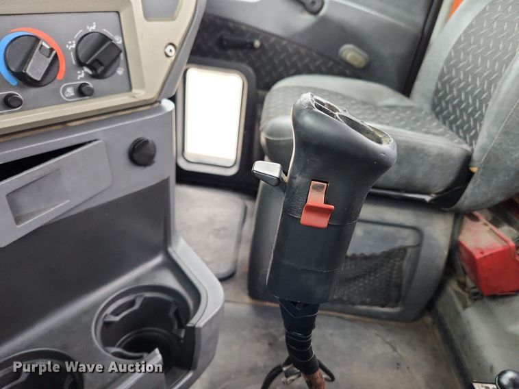 image for item MW9554 2009 Mack GU713  semi truck