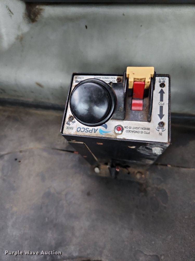 image for item MW9554 2009 Mack GU713  semi truck