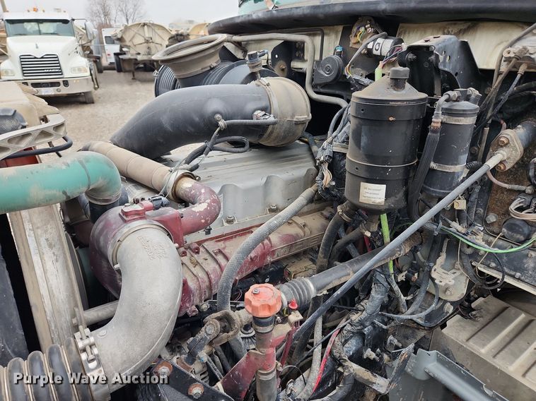 image for item MW9554 2009 Mack GU713  semi truck