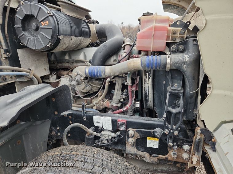 image for item MW9554 2009 Mack GU713  semi truck