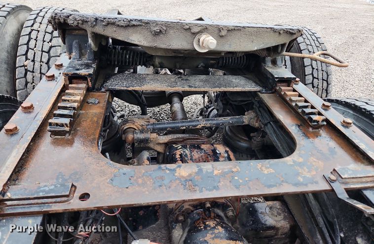 image for item MW9554 2009 Mack GU713  semi truck