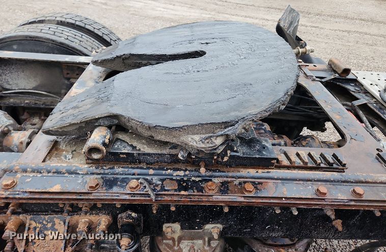 image for item MW9554 2009 Mack GU713  semi truck