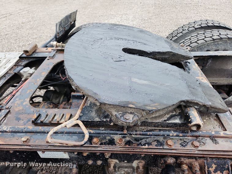 image for item MW9554 2009 Mack GU713  semi truck