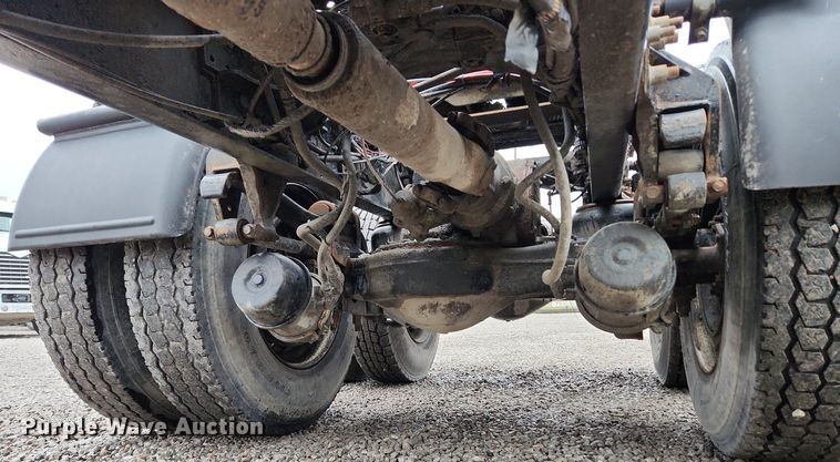 image for item MW9554 2009 Mack GU713  semi truck