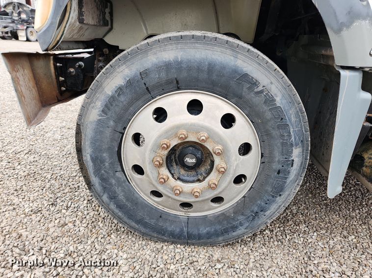 image for item MW9554 2009 Mack GU713  semi truck