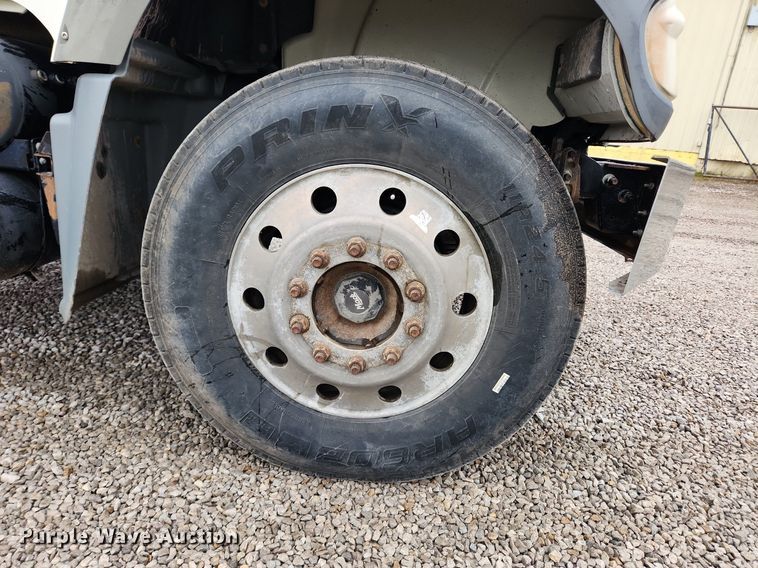 image for item MW9554 2009 Mack GU713  semi truck