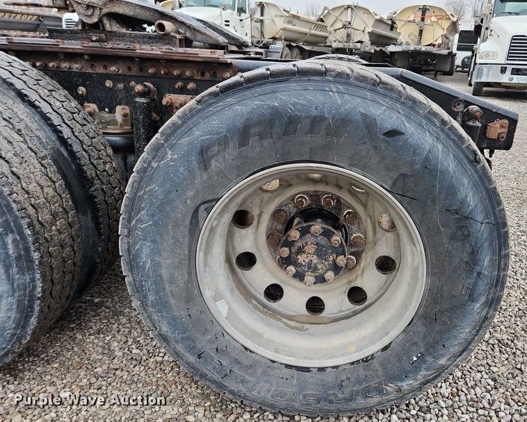 image for item MW9554 2009 Mack GU713  semi truck