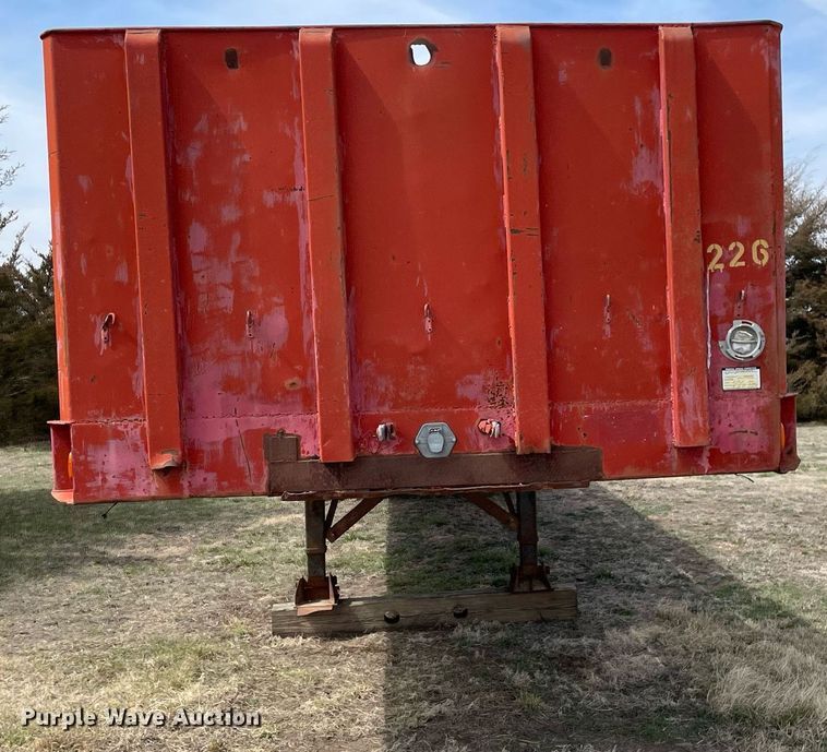 image for item MY9062 1969 Fruehauf  Flatbed trailer