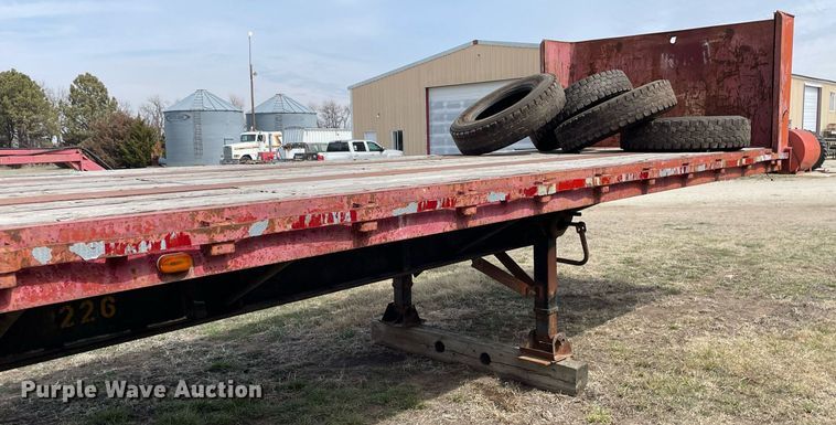 image for item MY9062 1969 Fruehauf  Flatbed trailer