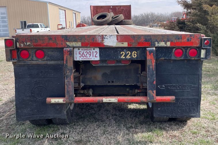 image for item MY9062 1969 Fruehauf  Flatbed trailer