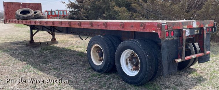 image for item MY9062 1969 Fruehauf  Flatbed trailer