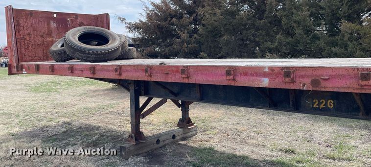 image for item MY9062 1969 Fruehauf  Flatbed trailer