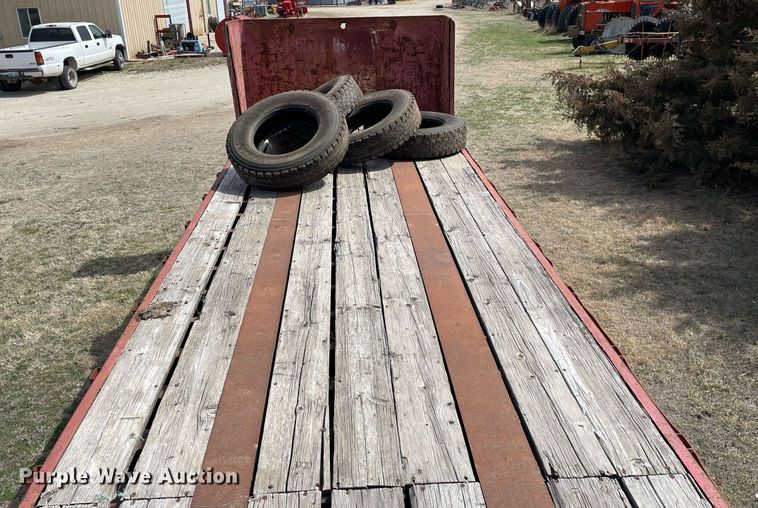 image for item MY9062 1969 Fruehauf  Flatbed trailer