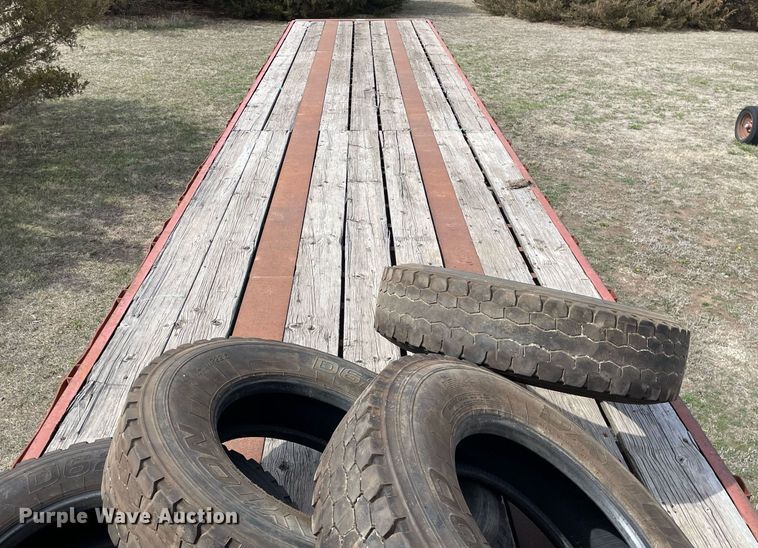 image for item MY9062 1969 Fruehauf  Flatbed trailer