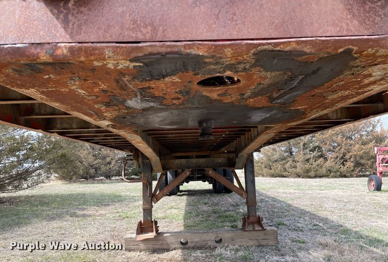 image for item MY9062 1969 Fruehauf  Flatbed trailer