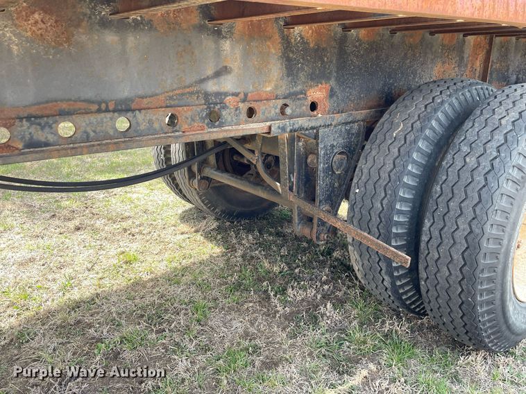 image for item MY9062 1969 Fruehauf  Flatbed trailer