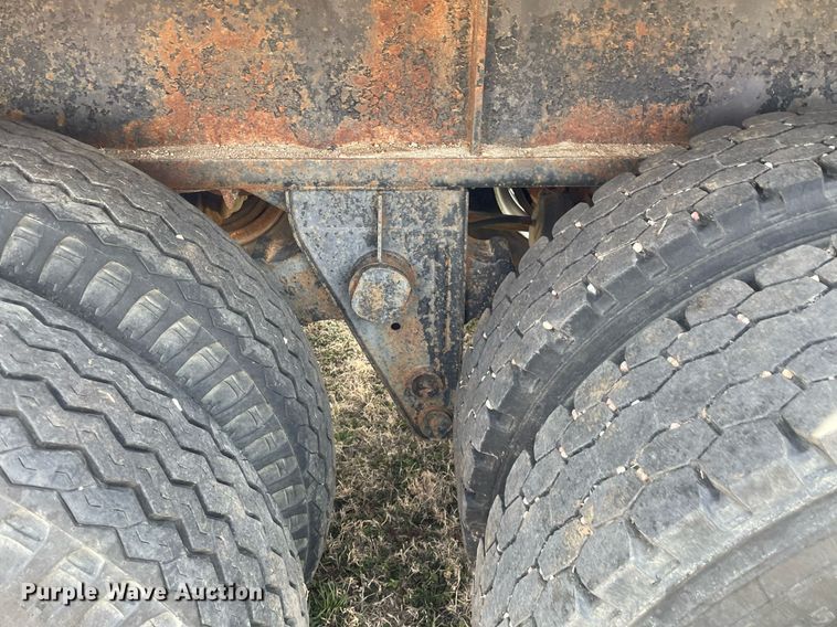 image for item MY9062 1969 Fruehauf  Flatbed trailer