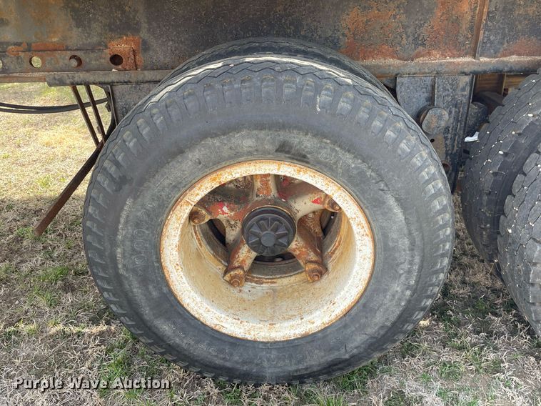 image for item MY9062 1969 Fruehauf  Flatbed trailer