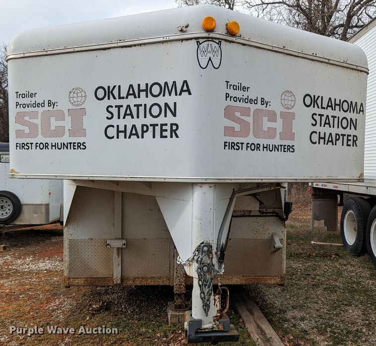 image for item DL1004 2004 WW  enclosed cargo trailer