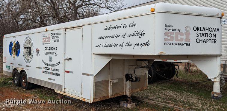 image for item DL1004 2004 WW  enclosed cargo trailer