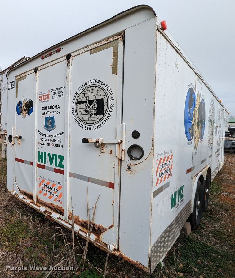 image for item DL1004 2004 WW  enclosed cargo trailer