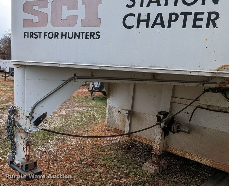 image for item DL1004 2004 WW  enclosed cargo trailer