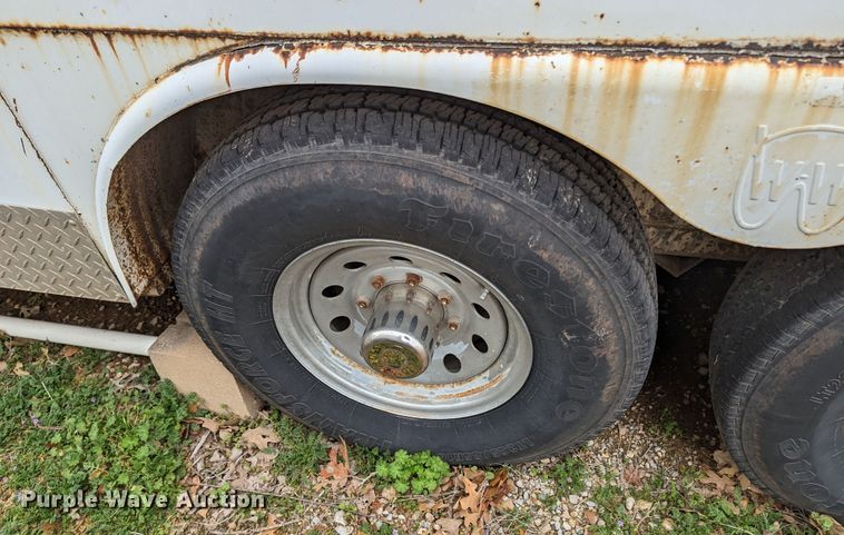 image for item DL1004 2004 WW  enclosed cargo trailer