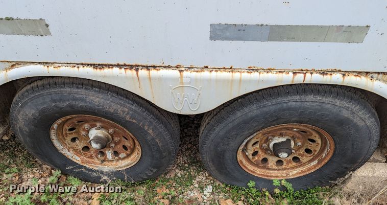 image for item DL1004 2004 WW  enclosed cargo trailer