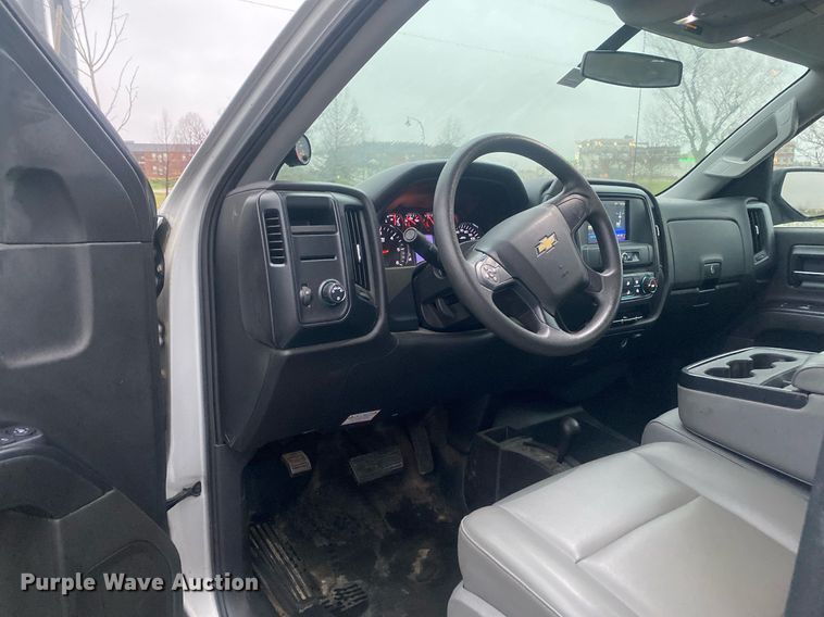 image for item DL7131 2016 Chevrolet Silverado 1500  Crew Cab pickup truck