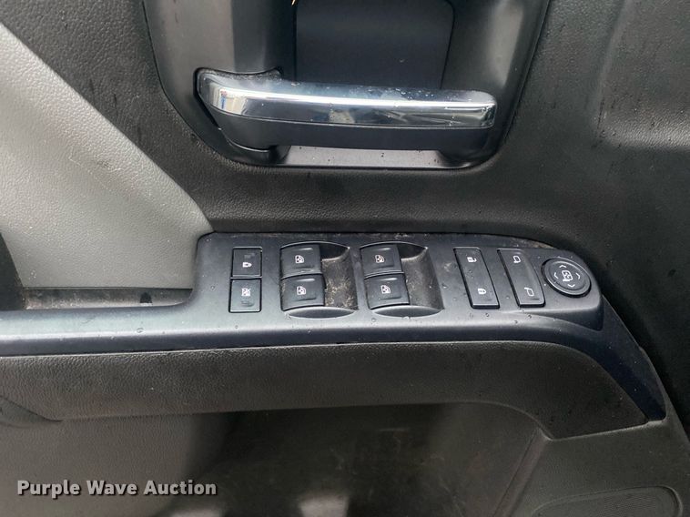 image for item DL7131 2016 Chevrolet Silverado 1500  Crew Cab pickup truck