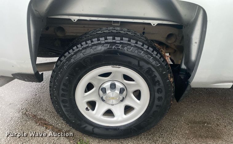 image for item DL7131 2016 Chevrolet Silverado 1500  Crew Cab pickup truck