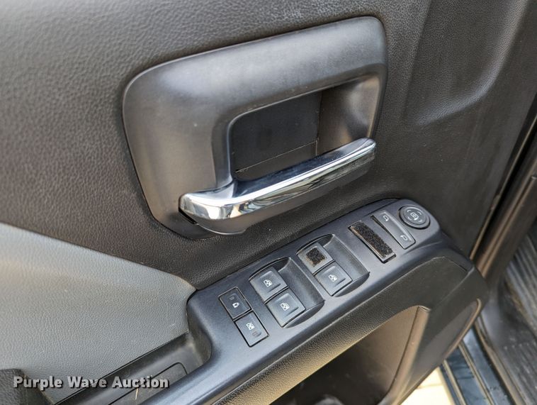 image for item DR6862 2018 Chevrolet Silverado 1500  Double Cab pickup truck