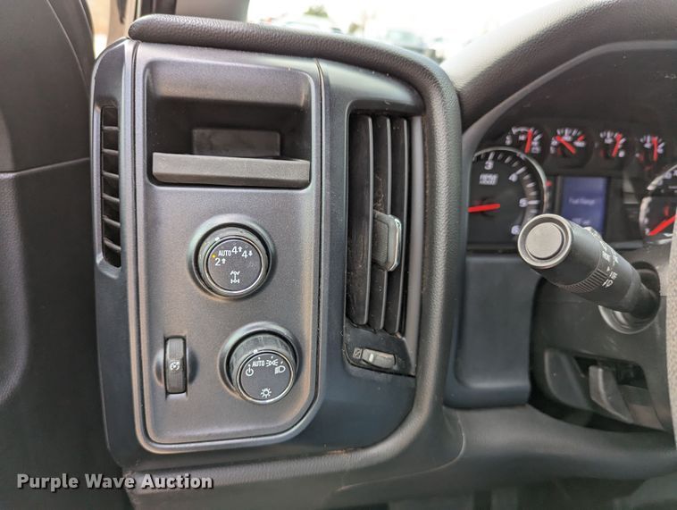 image for item DR6862 2018 Chevrolet Silverado 1500  Double Cab pickup truck