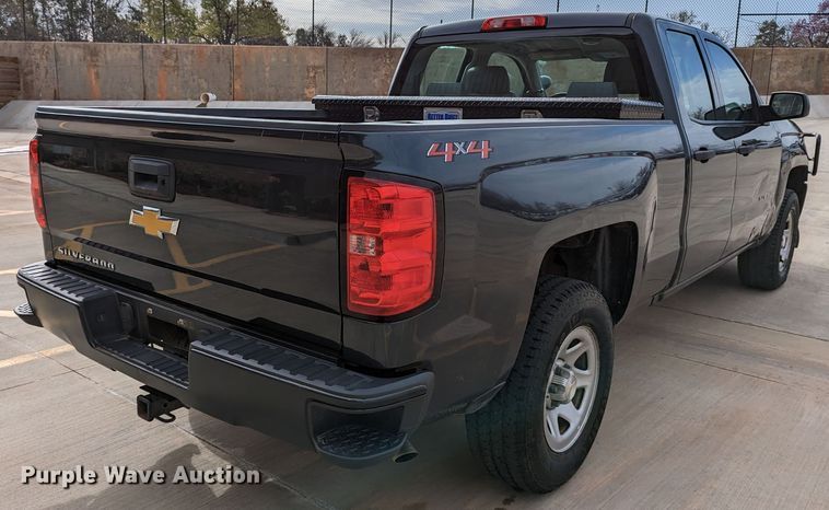image for item DR6863 2018  Chevrolet Silverado 1500  Double Cab pickup truck
