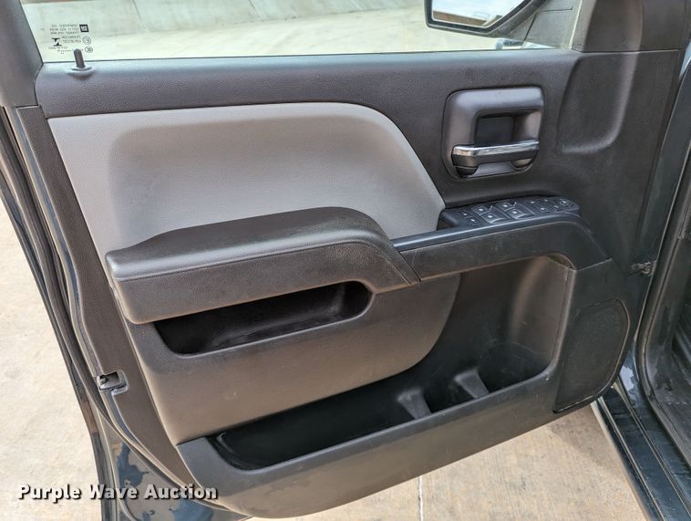 image for item DR6863 2018  Chevrolet Silverado 1500  Double Cab pickup truck