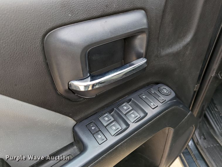 image for item DR6863 2018  Chevrolet Silverado 1500  Double Cab pickup truck