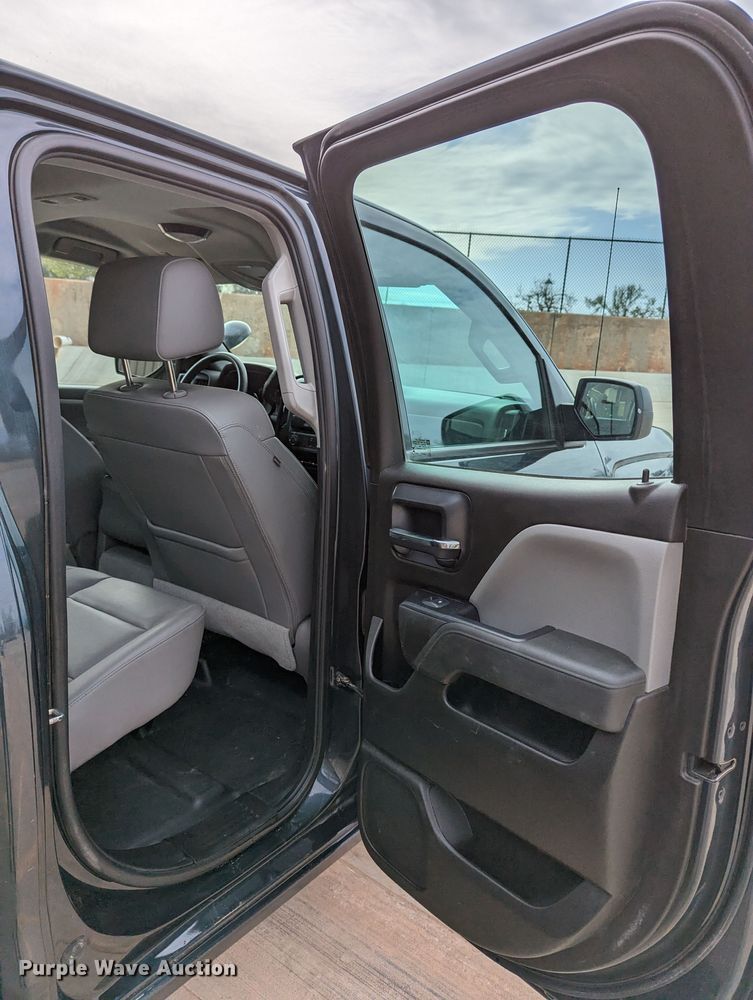 image for item DR6863 2018  Chevrolet Silverado 1500  Double Cab pickup truck