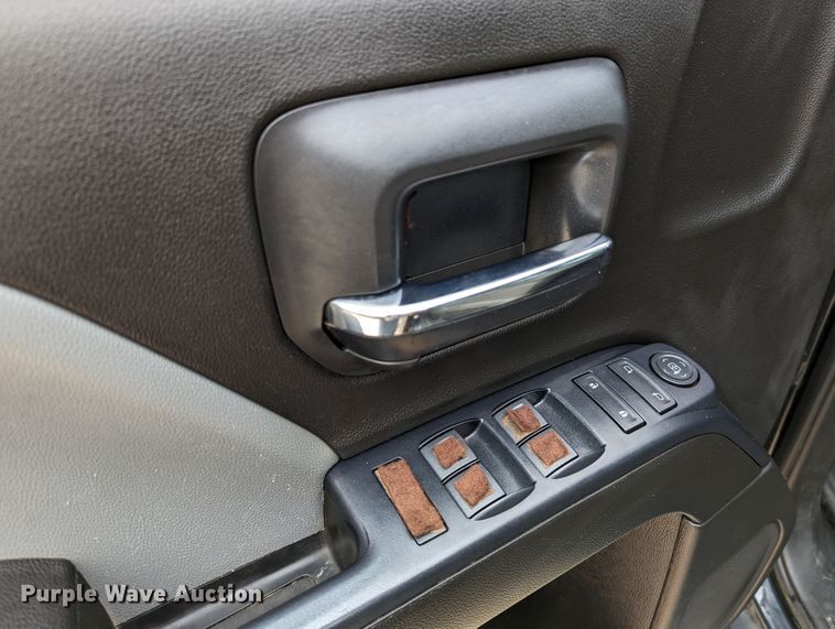 image for item DR6864 2017  Chevrolet Silverado 1500  Double Cab pickup truck