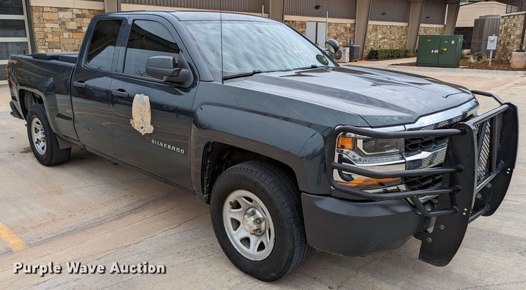 image for item DR6869 2017  Chevrolet Silverado 1500  Double Cab pickup truck