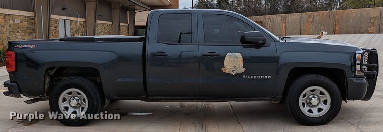 image for item DR6869 2017  Chevrolet Silverado 1500  Double Cab pickup truck