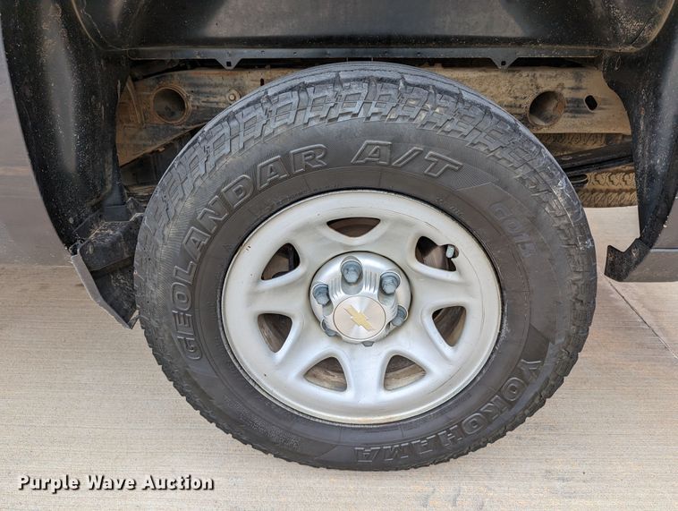 image for item DR6869 2017  Chevrolet Silverado 1500  Double Cab pickup truck