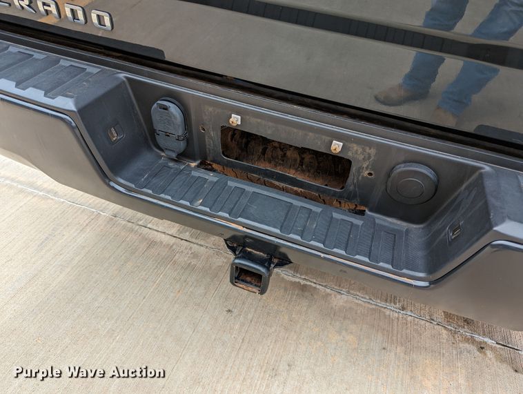 image for item DR6870 2017 Chevrolet Silverado 1500 Double Cab pickup truck