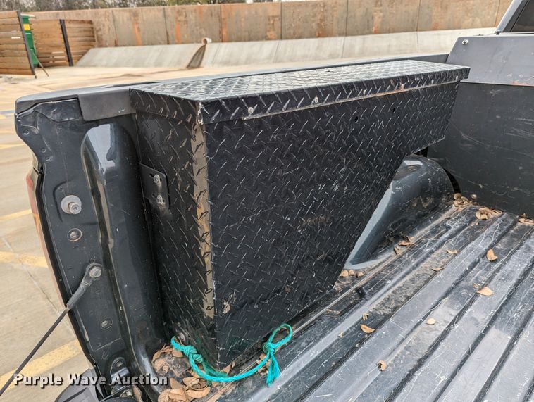 image for item DR6870 2017 Chevrolet Silverado 1500 Double Cab pickup truck